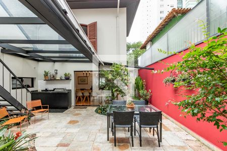 Casa à venda com 339m², 4 quartos e 3 vagasQuintal