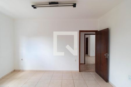 Casa à venda com 180m², 3 quartos e 1 vagaQuarto 01