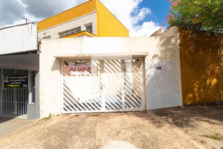 Casa à venda com 180m², 3 quartos e 1 vagaFachada