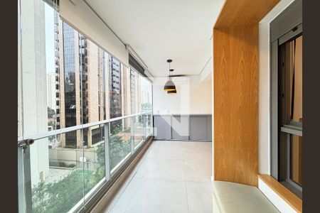 Varanda da Sala/Cozinha de apartamento à venda com 2 quartos, 71m² em Moema, São Paulo