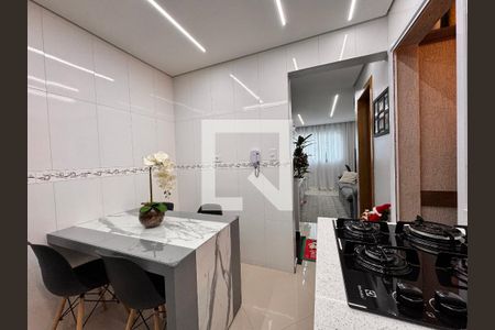 Casa para alugar com 90m², 2 quartos e 2 vagas Casa para alugar com 90m², 2 quartos e 2 vagasCozinha