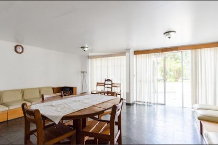 Apartamento à venda com 72m², 2 quartos e 1 vagaÁrea comum