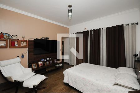 Casa à venda com 565m², 4 quartos e 2 vagasSuíte 3