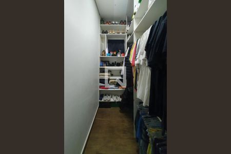 Casa à venda com 565m², 4 quartos e 2 vagasSuíte 2