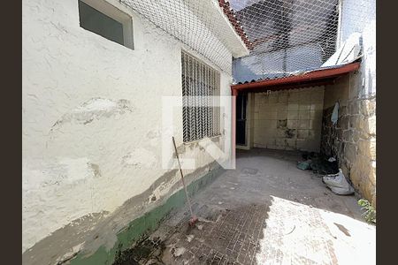 Casa para alugar com 70m², 2 quartos e 1 vagaQuintal