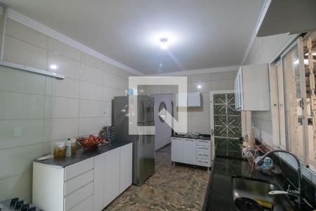 Casa à venda com 360m², 3 quartos e 3 vagas Casa à venda com 360m², 3 quartos e 3 vagasCozinha