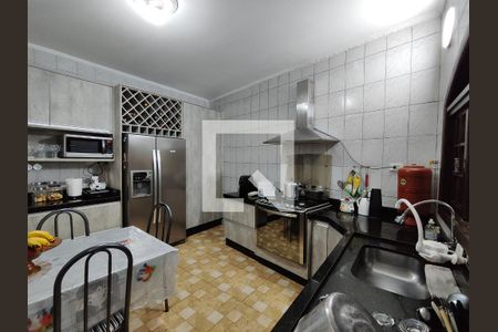 Casa para alugar com 216m², 3 quartos e 2 vagasCozinha