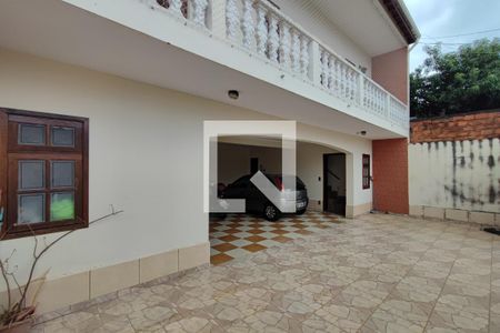 Casa à venda com 190m², 3 quartos e 5 vagasQuintal - Garagem