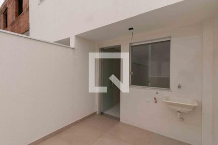 Casa à venda com 130m², 2 quartos e 2 vagas Casa à venda com 130m², 2 quartos e 2 vagasÁrea de Serviço