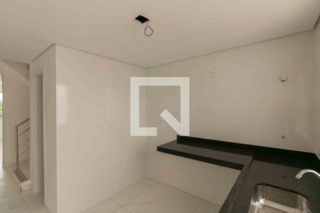 Casa à venda com 130m², 2 quartos e 2 vagas Casa à venda com 130m², 2 quartos e 2 vagasCozinha