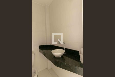 Casa à venda com 130m², 2 quartos e 2 vagas Casa à venda com 130m², 2 quartos e 2 vagasLavabo