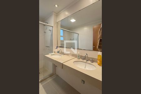 Apartamento para alugar com 156m², 3 quartos e 3 vagasBanheiro da Suíte 1