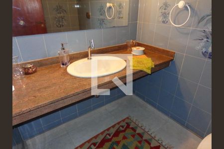 Casa à venda com 440m², 4 quartos e 3 vagas Casa à venda com 440m², 4 quartos e 3 vagasFoto 01