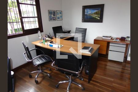 Casa à venda com 440m², 4 quartos e 3 vagas Casa à venda com 440m², 4 quartos e 3 vagasFoto 01