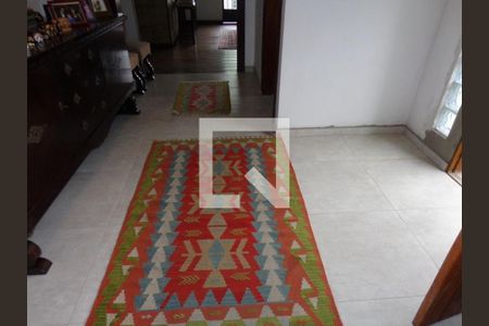 Casa à venda com 440m², 4 quartos e 3 vagas Casa à venda com 440m², 4 quartos e 3 vagasFoto 01