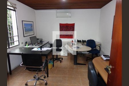 Casa à venda com 440m², 4 quartos e 3 vagas Casa à venda com 440m², 4 quartos e 3 vagasFoto 01