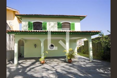 Casa à venda com 440m², 4 quartos e 3 vagas Casa à venda com 440m², 4 quartos e 3 vagasFoto 01