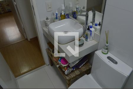 Apartamento à venda com 80m², 2 quartos e 1 vaga Apartamento à venda com 80m², 2 quartos e 1 vagaBanheiro