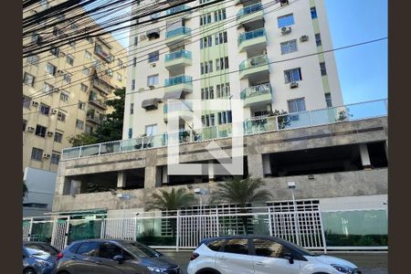 Apartamento à venda com 80m², 2 quartos e 1 vaga Apartamento à venda com 80m², 2 quartos e 1 vagaFachada