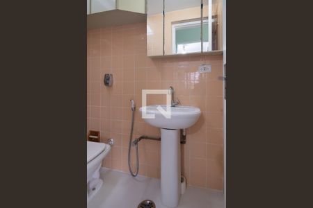 Banheiro de apartamento para alugar com 1 quarto, 37m² em Consolação, São Paulo