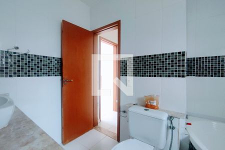 Casa de condomínio para alugar com 300m², 4 quartos e 2 vagas Casa de condomínio para alugar com 300m², 4 quartos e 2 vagas2º Pav - Banheiro da Suite 1