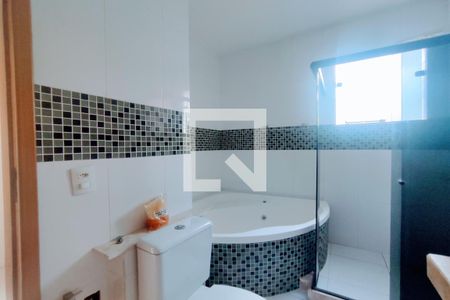 Casa de condomínio para alugar com 300m², 4 quartos e 2 vagas Casa de condomínio para alugar com 300m², 4 quartos e 2 vagas2º Pav - Banheiro da Suite 1