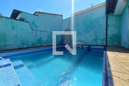 Casa à venda com 300m², 4 quartos e 3 vagas Casa à venda com 300m², 4 quartos e 3 vagasÁrea comum - Piscina