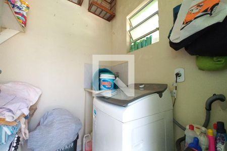 Casa à venda com 300m², 4 quartos e 3 vagas Casa à venda com 300m², 4 quartos e 3 vagasÁrea de Serviço