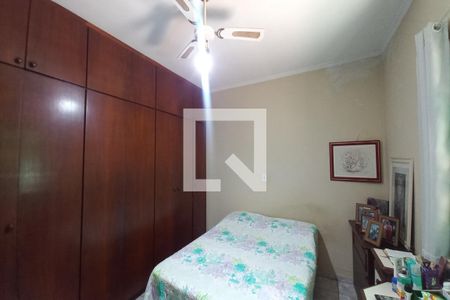 Casa à venda com 300m², 4 quartos e 3 vagas Casa à venda com 300m², 4 quartos e 3 vagasQuarto 2