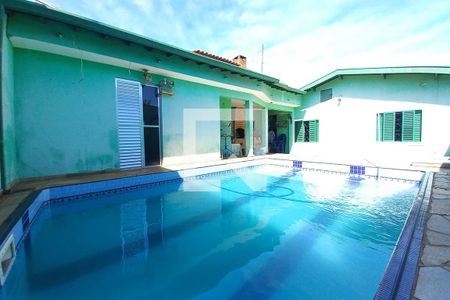 Casa à venda com 300m², 4 quartos e 3 vagas Casa à venda com 300m², 4 quartos e 3 vagasÁrea comum - Piscina