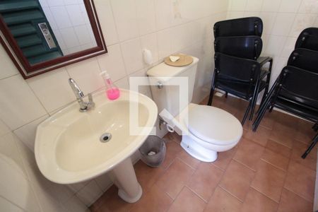 Casa à venda com 260m², 4 quartos e 3 vagasBanheiro de Serviço