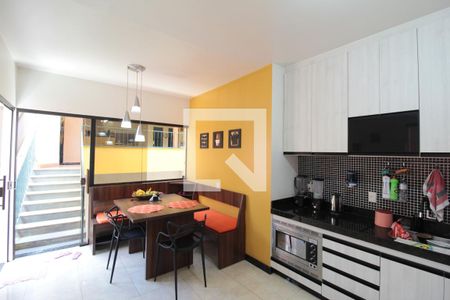 Casa à venda com 260m², 4 quartos e 3 vagasCozinha