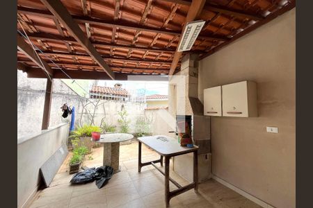 Casa à venda com 270m², 3 quartos e 2 vagas Casa à venda com 270m², 3 quartos e 2 vagasChurrasqueira