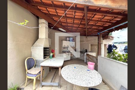 Casa à venda com 270m², 3 quartos e 2 vagas Casa à venda com 270m², 3 quartos e 2 vagasChurrasqueira