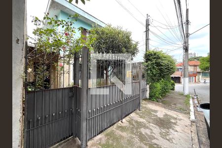 Casa à venda com 270m², 3 quartos e 2 vagas Casa à venda com 270m², 3 quartos e 2 vagasFachada