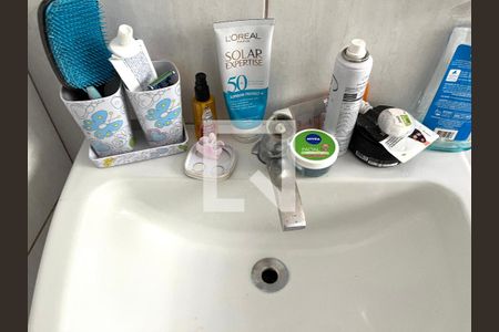 Casa à venda com 270m², 3 quartos e 2 vagas Casa à venda com 270m², 3 quartos e 2 vagasBanheiro