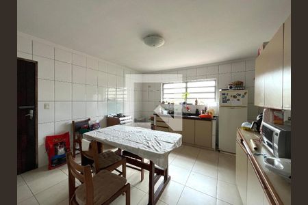 Casa à venda com 270m², 3 quartos e 2 vagas Casa à venda com 270m², 3 quartos e 2 vagasCozinha