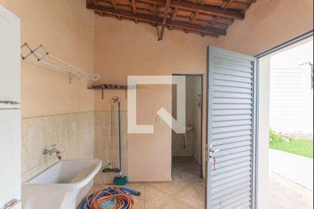 Casa à venda com 115m², 2 quartos e 2 vagasQuarto de Serviço