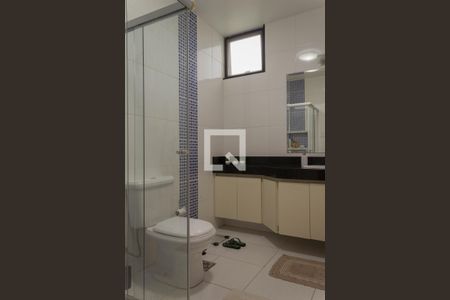 Casa à venda com 185m², 3 quartos e 4 vagasBanheiro 1