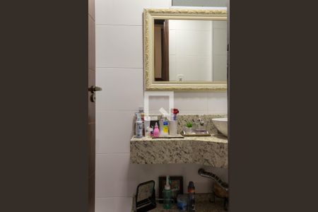 Casa à venda com 185m², 3 quartos e 4 vagasBanheiro 2