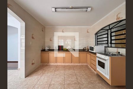 Casa à venda com 219m², 4 quartos e 4 vagasCozinha 