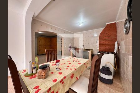 Casa à venda com 219m², 4 quartos e 4 vagasVaranda gourmet