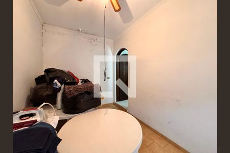 Casa à venda com 219m², 4 quartos e 4 vagasQuarto de Serviço