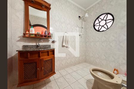 Casa à venda com 219m², 4 quartos e 4 vagasBanheiro de serviço