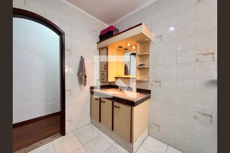 Casa à venda com 219m², 4 quartos e 4 vagasBanheiro
