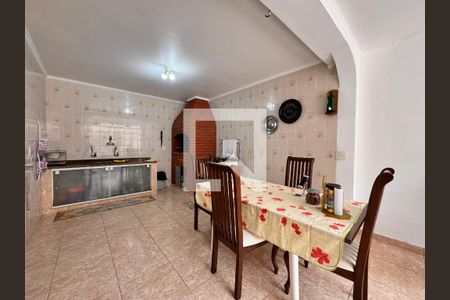 Casa à venda com 219m², 4 quartos e 4 vagasVaranda gourmet