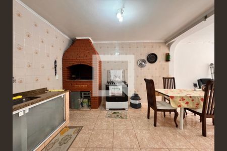 Casa à venda com 219m², 4 quartos e 4 vagasVaranda gourmet