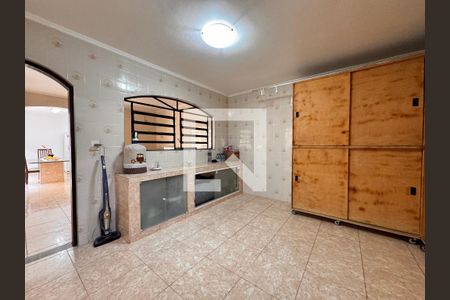 Casa à venda com 219m², 4 quartos e 4 vagasVaranda gourmet