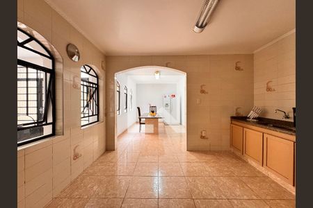 Casa à venda com 219m², 4 quartos e 4 vagasCozinha 