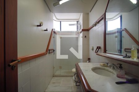 Apartamento à venda com 384m², 4 quartos e 2 vagasBanheiro 2